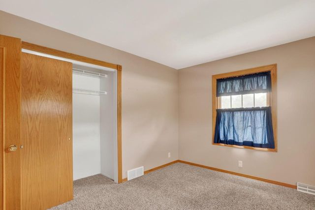 517 Cambridge AVENUE, Waukesha, WI 53188