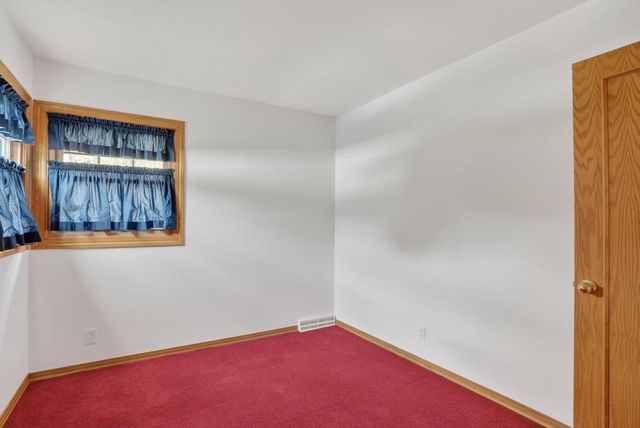517 Cambridge AVENUE, Waukesha, WI 53188
