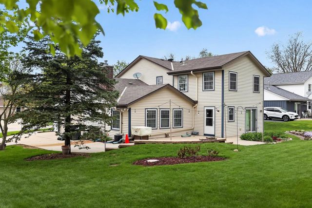 517 Cambridge AVENUE, Waukesha, WI 53188