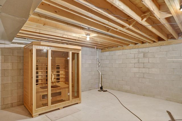 517 Cambridge AVENUE, Waukesha, WI 53188