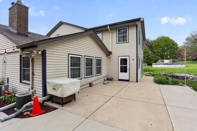 517 Cambridge AVENUE, Waukesha, WI 53188
