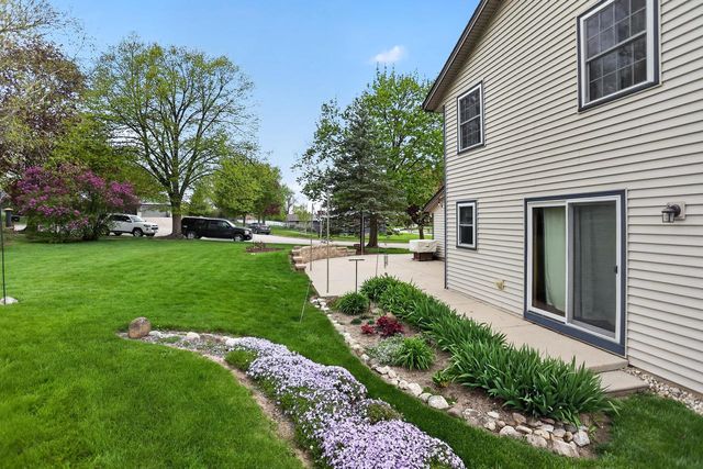 517 Cambridge AVENUE, Waukesha, WI 53188