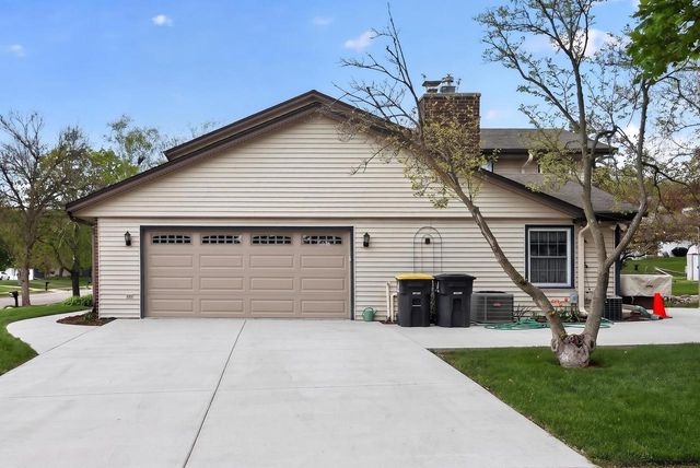 517 Cambridge AVENUE, Waukesha, WI 53188