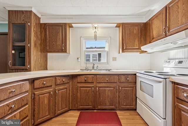 674 BOXWOOD TER, North Wales, PA 19454