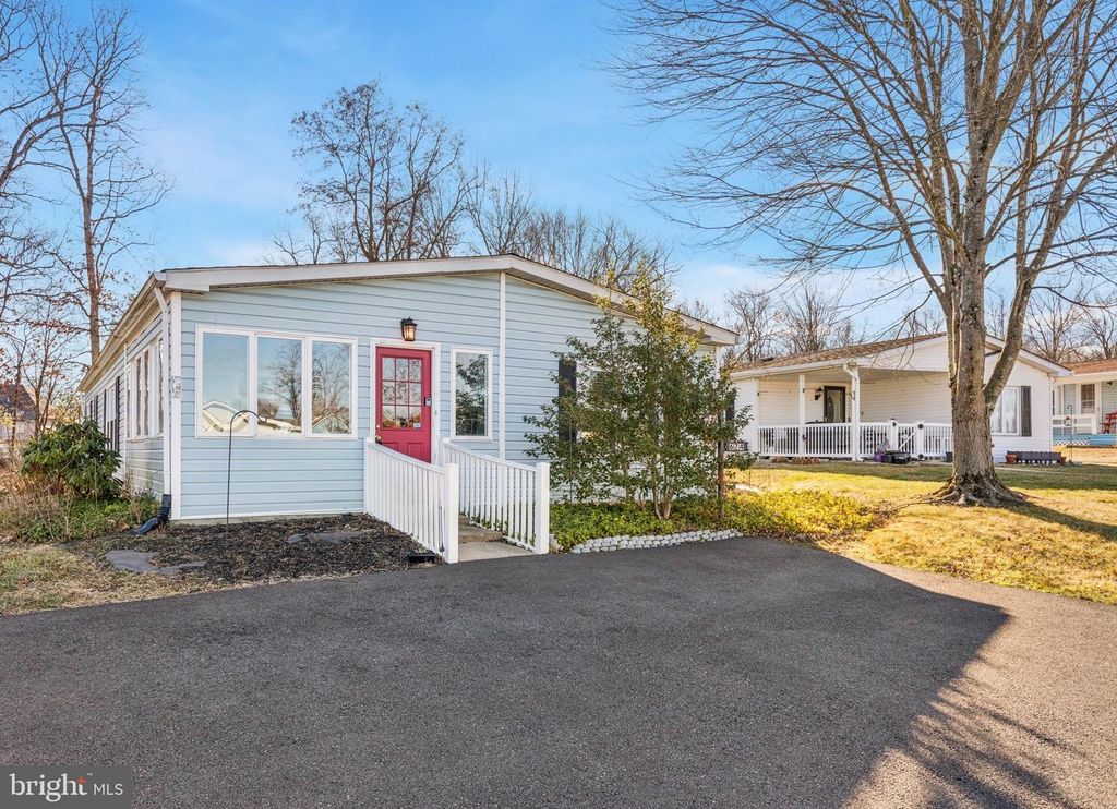 674 BOXWOOD TER, North Wales, PA 19454
