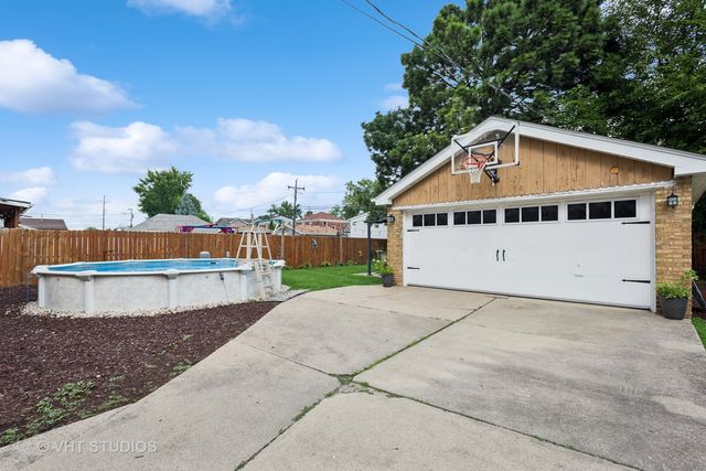 2247 S 7th Avenue, North Riverside, IL 60546