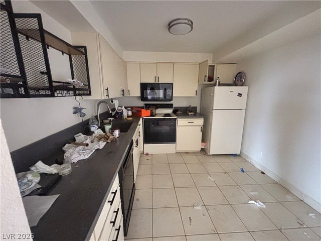 3930 University Center Drive 1002, Las Vegas, NV 89119