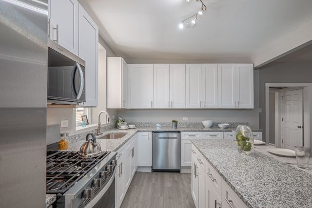 7952 S Elizabeth Street, Chicago, IL 60620