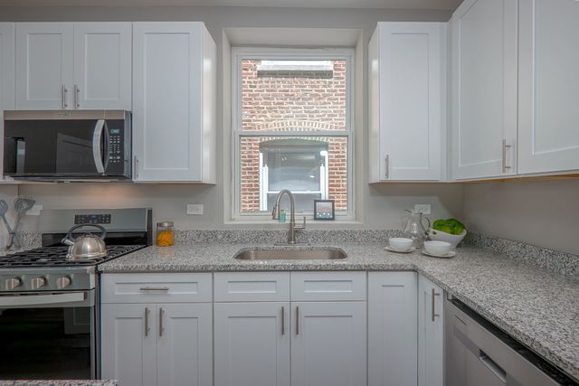 7952 S Elizabeth Street, Chicago, IL 60620