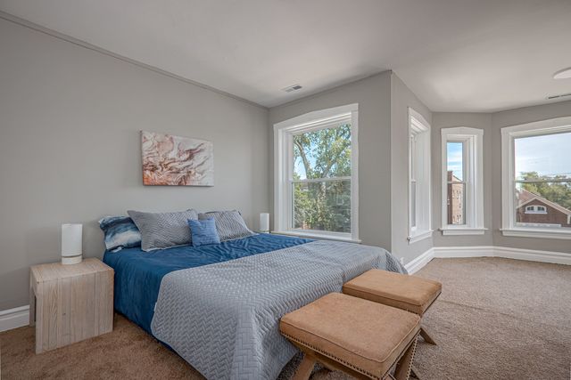 7952 S Elizabeth Street, Chicago, IL 60620