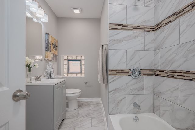 7952 S Elizabeth Street, Chicago, IL 60620