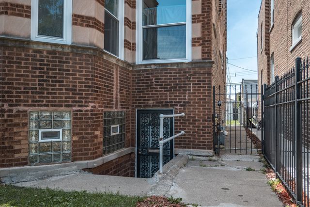 7952 S Elizabeth Street, Chicago, IL 60620