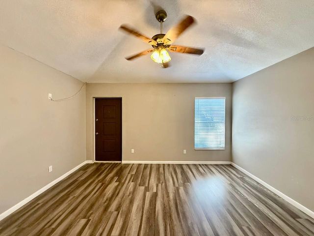 8711 BUSCH OAKS STREET, Tampa, FL 33617
