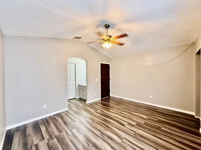 8711 BUSCH OAKS STREET, Tampa, FL 33617