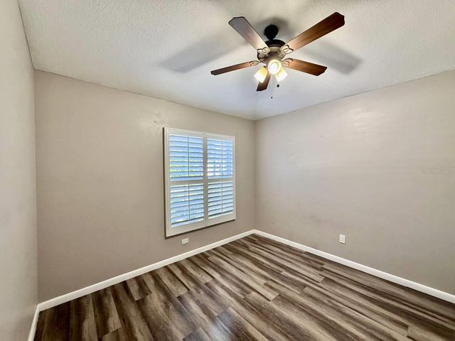 8711 BUSCH OAKS STREET, Tampa, FL 33617
