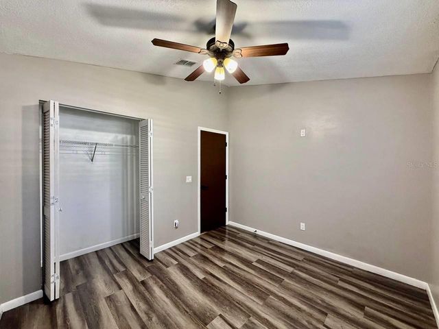 8711 BUSCH OAKS STREET, Tampa, FL 33617