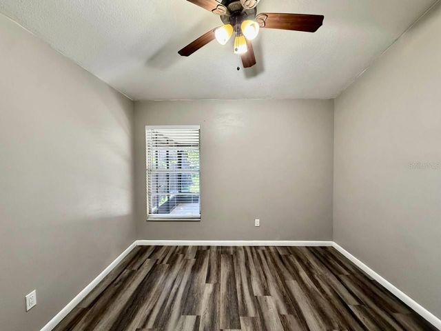 8711 BUSCH OAKS STREET, Tampa, FL 33617