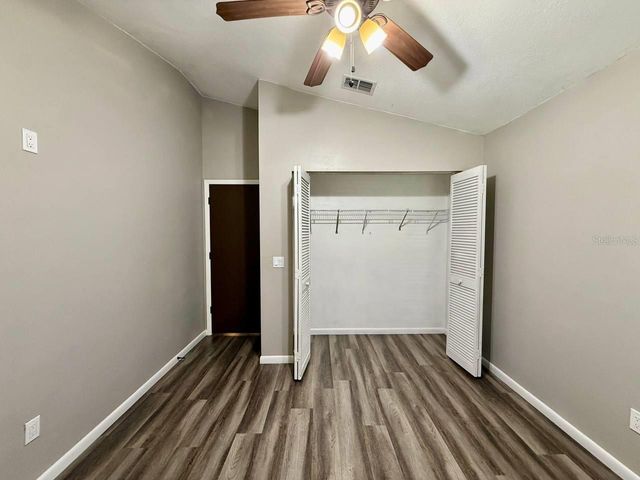 8711 BUSCH OAKS STREET, Tampa, FL 33617