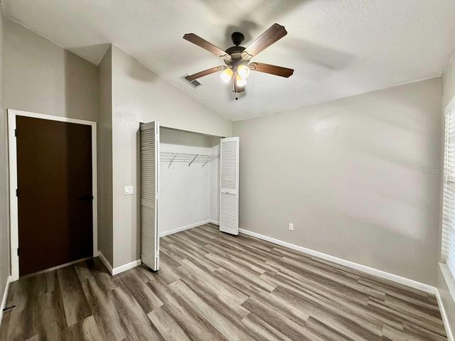8711 BUSCH OAKS STREET, Tampa, FL 33617