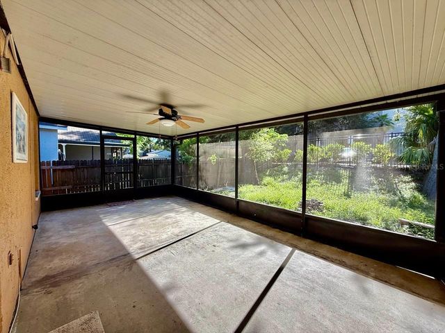 8711 BUSCH OAKS STREET, Tampa, FL 33617