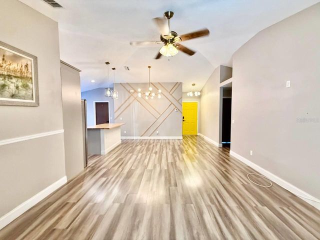 8711 BUSCH OAKS STREET, Tampa, FL 33617