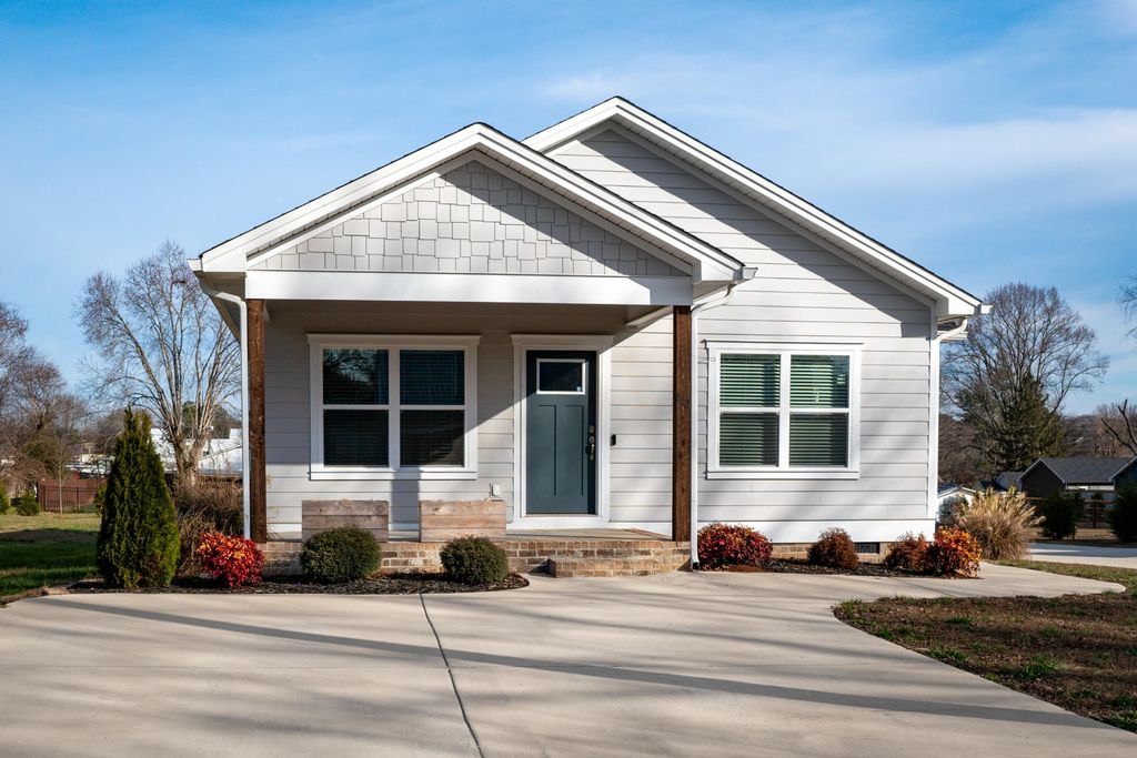 1112 SW Phillips Street, SW, Cleveland, TN 37311