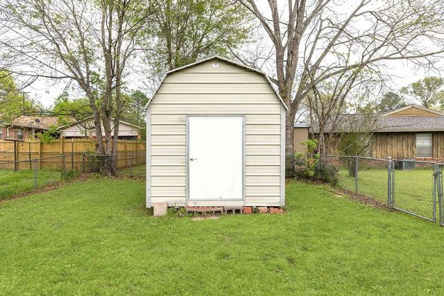 102 Rosewood Drive, Crockett, TX 75835