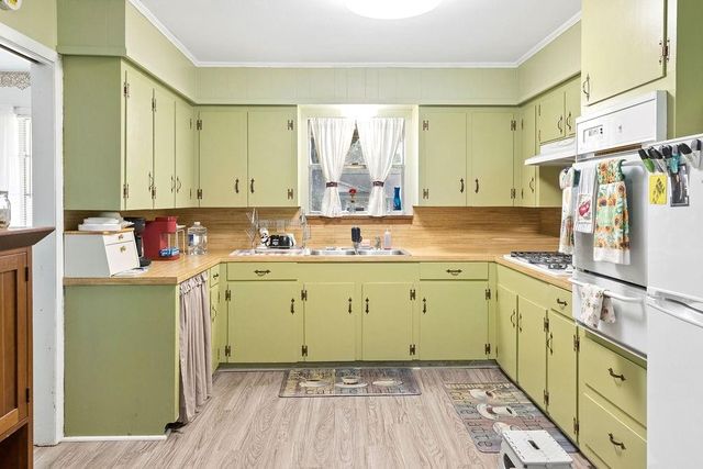 102 Rosewood Drive, Crockett, TX 75835