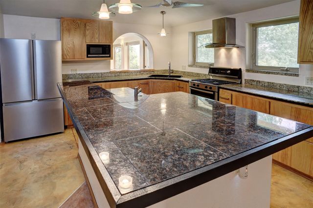 123 Konahuanui LN, Bastrop, TX 78602