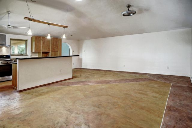 123 Konahuanui LN, Bastrop, TX 78602