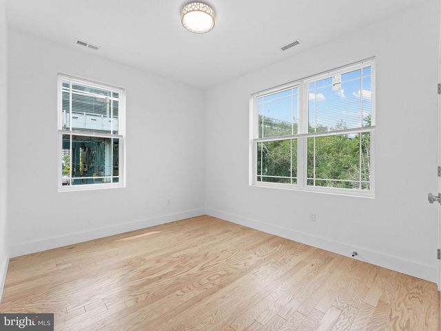 521 N 2ND ST, Camden, NJ 08102