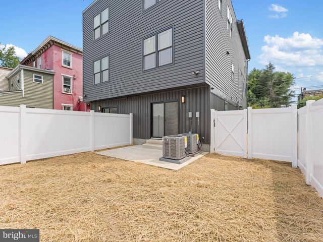 521 N 2ND ST, Camden, NJ 08102