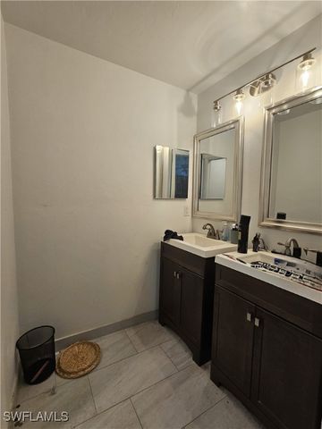 541 104th AVE N, Naples, FL 34108