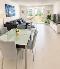 610 NE 12th Ave 308, Hallandale Beach, FL 33009