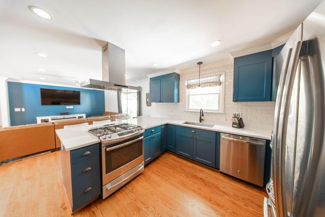 1836 Saint Julian Drive, Charleston, SC 29407