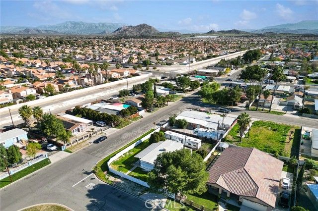 1777 Amethyst, Perris, CA 92571