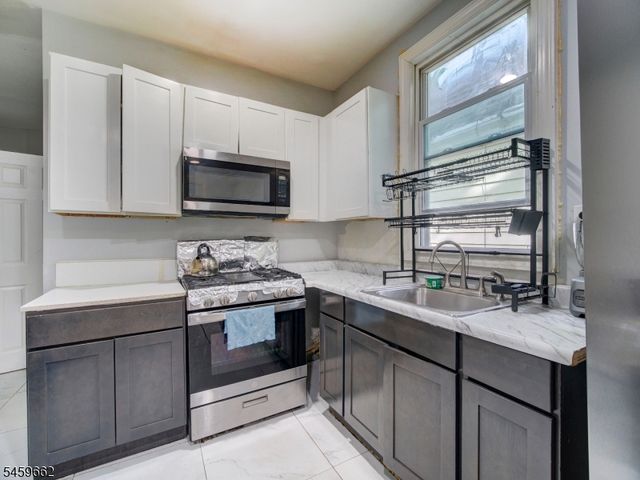 18 Shanley Ave, Newark City, NJ 07108