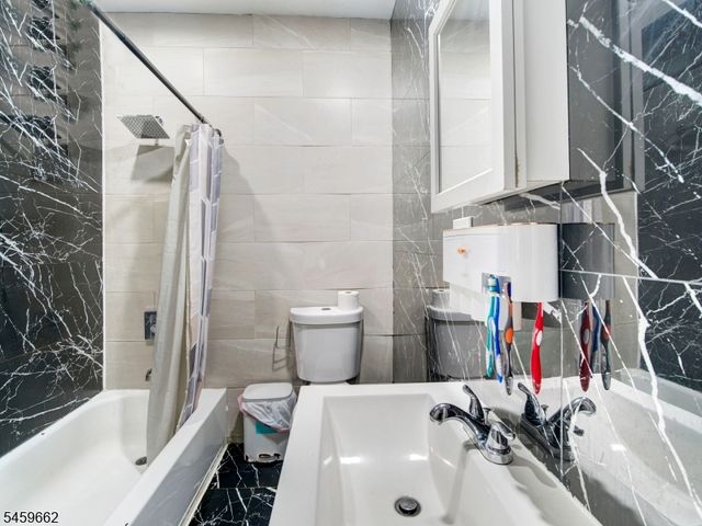 18 Shanley Ave, Newark City, NJ 07108