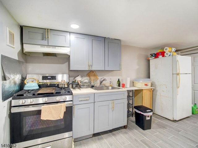 18 Shanley Ave, Newark City, NJ 07108