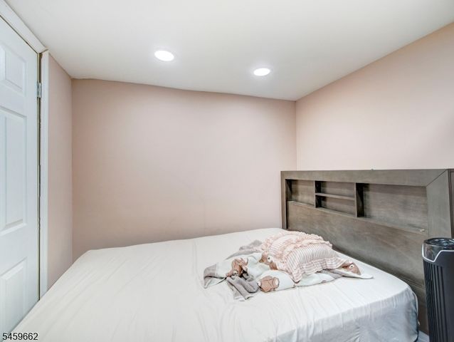 18 Shanley Ave, Newark City, NJ 07108
