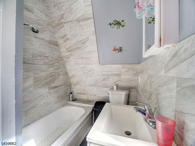 18 Shanley Ave, Newark City, NJ 07108