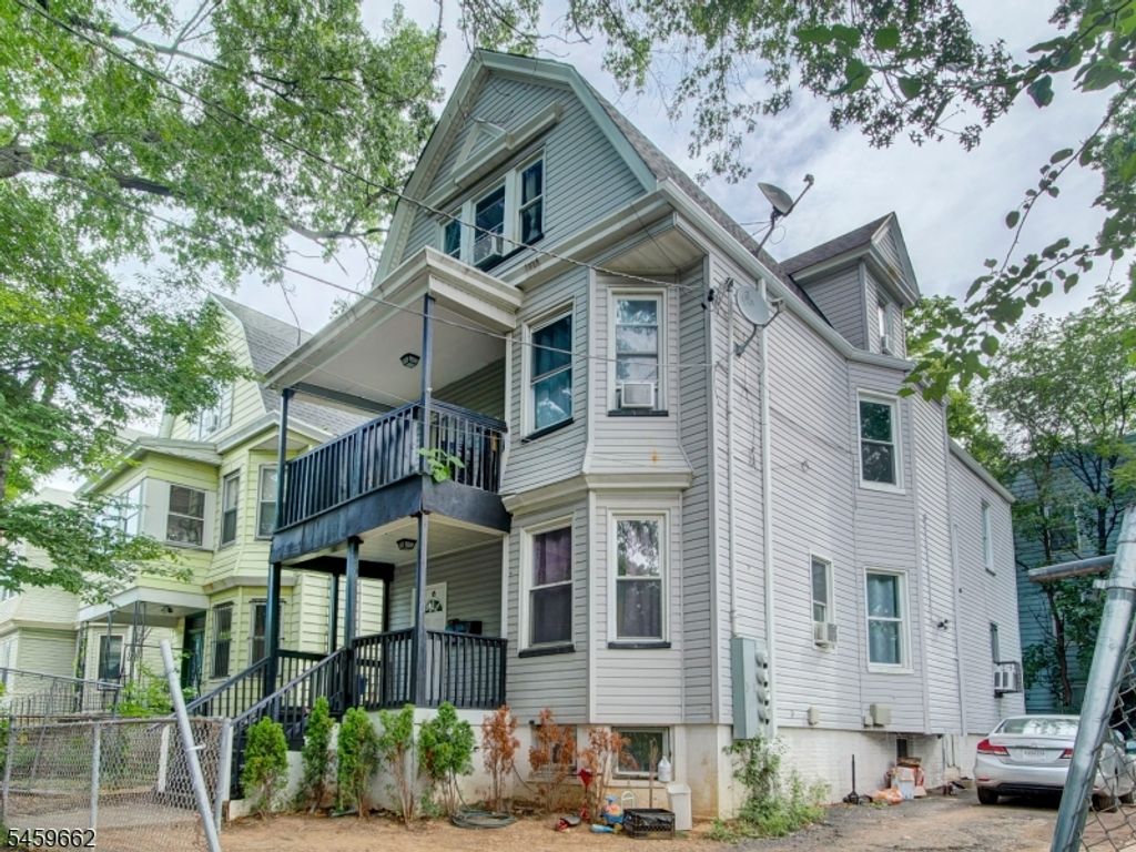 18 Shanley Ave, Newark City, NJ 07108
