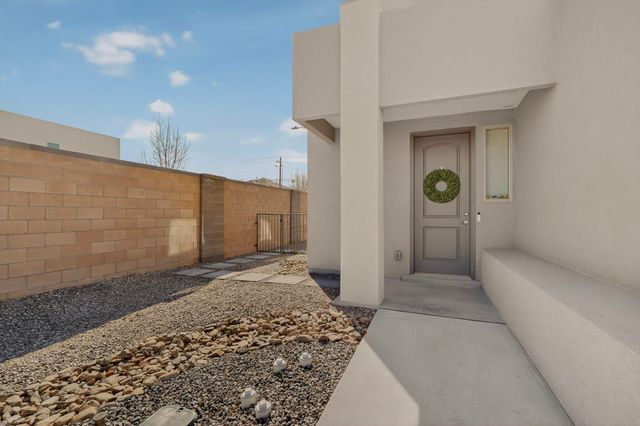 8764 Sevano Circle NE, Albuquerque, NM 87113