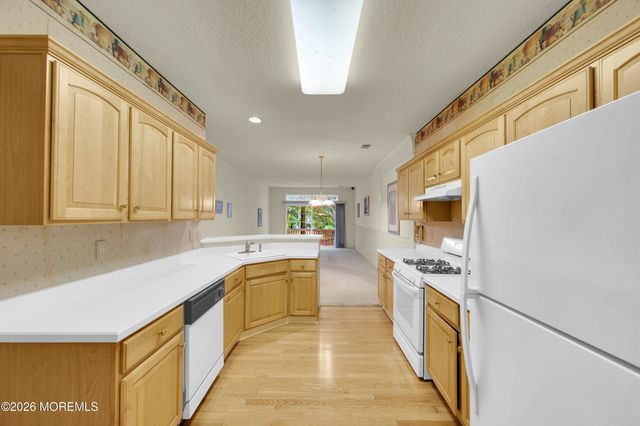 2 Silverside Road, Lakewood, NJ 08701