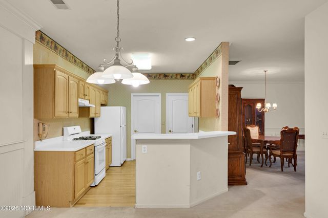 2 Silverside Road, Lakewood, NJ 08701
