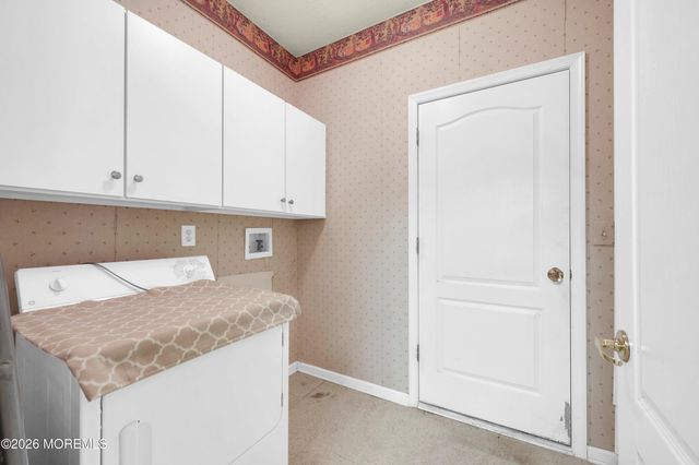 2 Silverside Road, Lakewood, NJ 08701