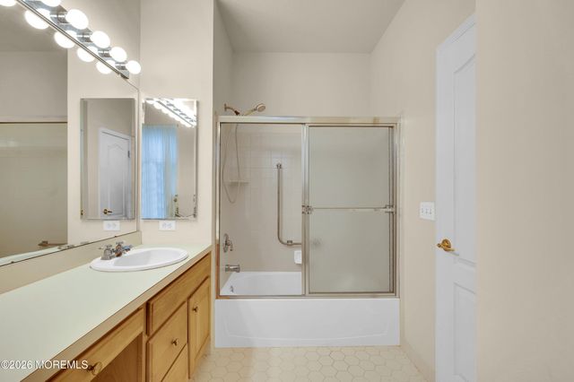 2 Silverside Road, Lakewood, NJ 08701