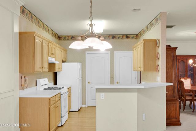 2 Silverside Road, Lakewood, NJ 08701