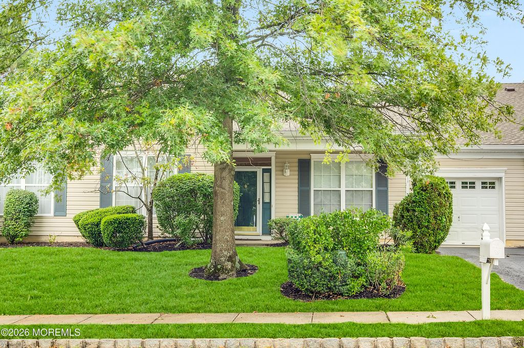 2 Silverside Road, Lakewood, NJ 08701