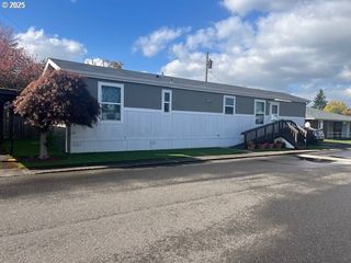 16901 Se DIVISION St 43, Portland, OR 97236